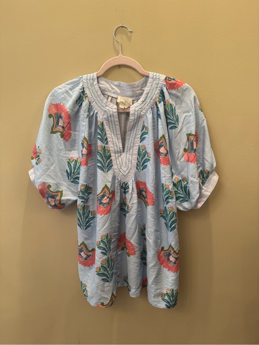 Like New Umgee Light Blue Floral Split-Neck Tunic - S